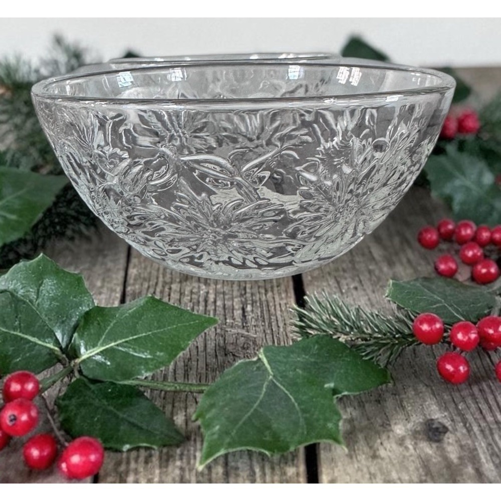 Set 4 Princess House Fantasia Cereal Salad Bowls Clear Embossed Poinsettia EUC
